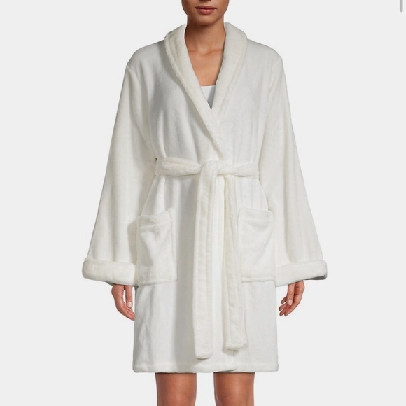 NWT Women’s cozy plush white robe size XS - Picture 1 of 6